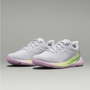 Lululemon Blissfeel 2 Women’s Running Shoe in Vapor Faded Zap Meadow Pink Size 8